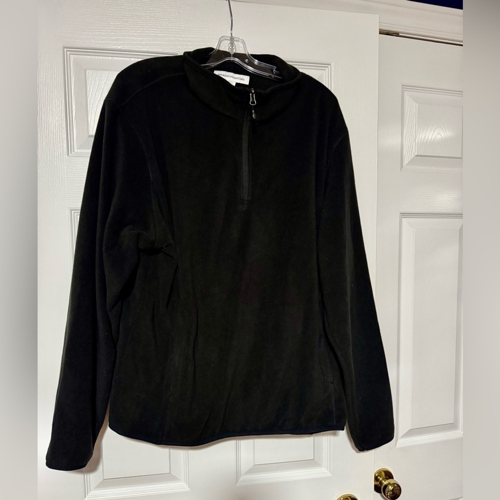 Men Like New Amazon Essentials Sweater Size XXL